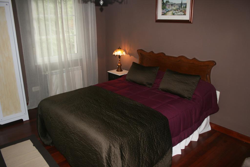 Bed and Breakfast Agro Da Gandarela Teo Habitación foto